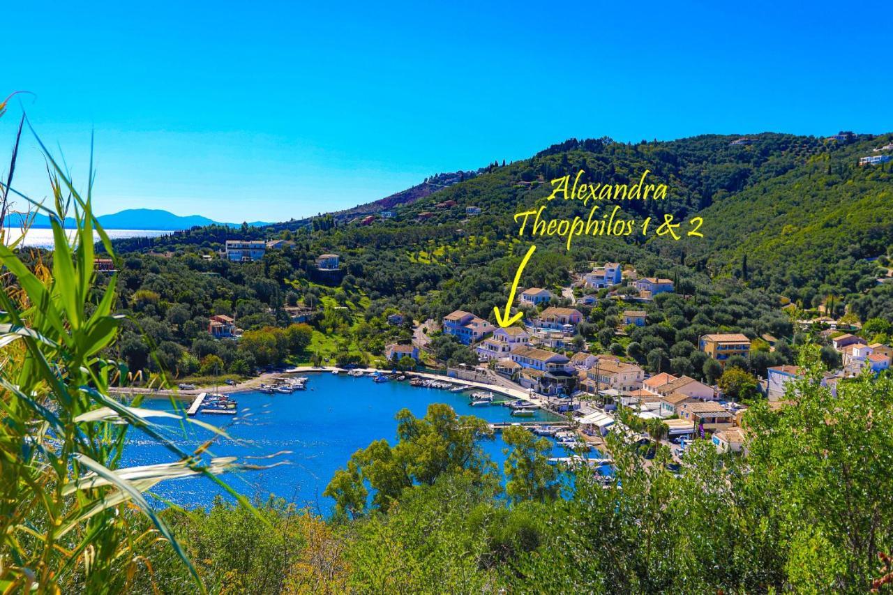Theophilos Dio Agios Stefanos  Luaran gambar